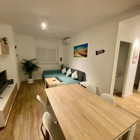 아파트 Apartamento*carolapo*con Patio Interior Y Garage *